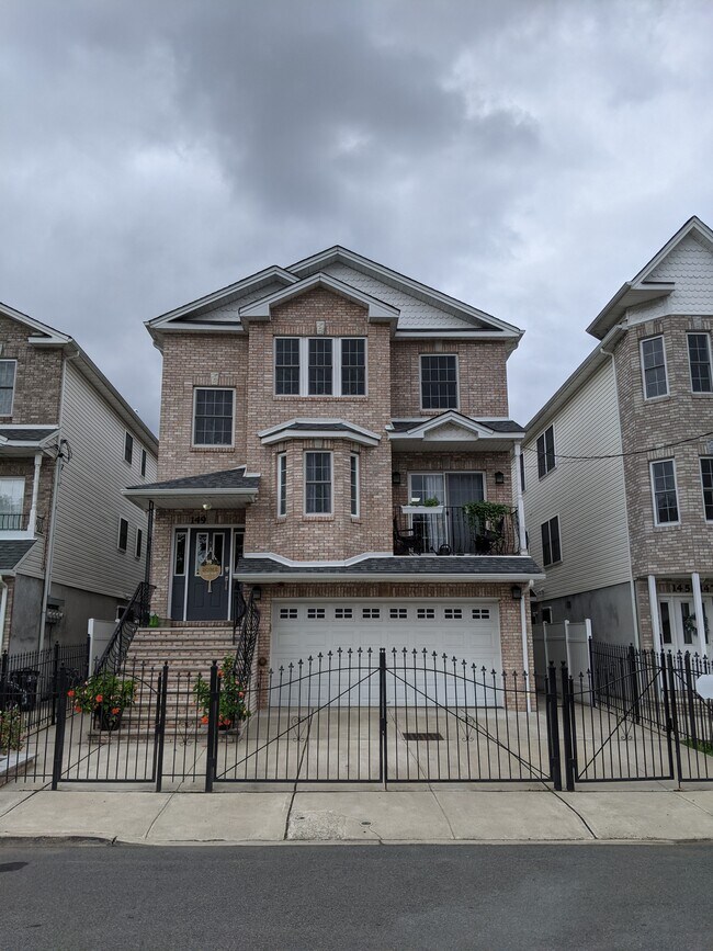 149 Bellair Place - 149 Bellair Pl Unit 2