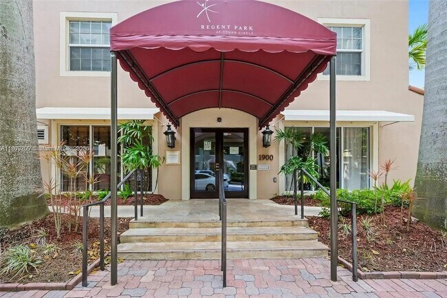 Photo - 1900 Van Buren St Unidad 206B