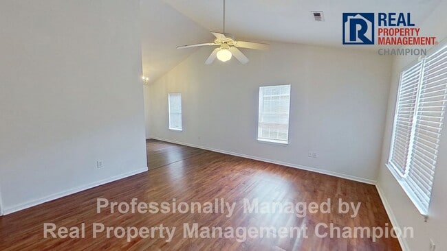 Photo - 3 BD/2BA Home with Sunny Floorplan and Eat-in Kitchen