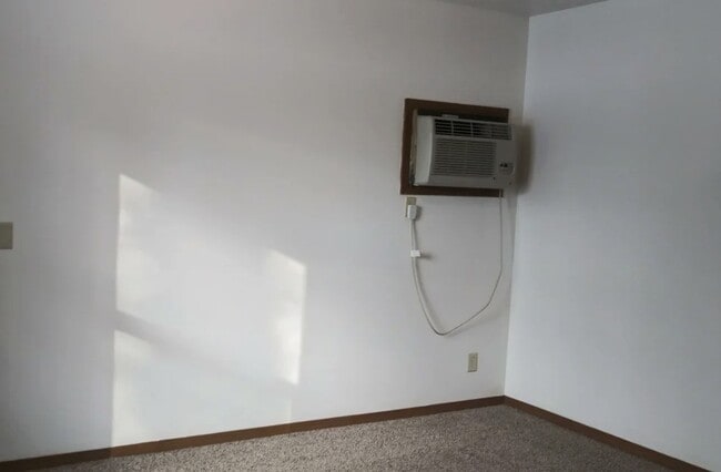 Photo - 300 Knoll Creek Dr