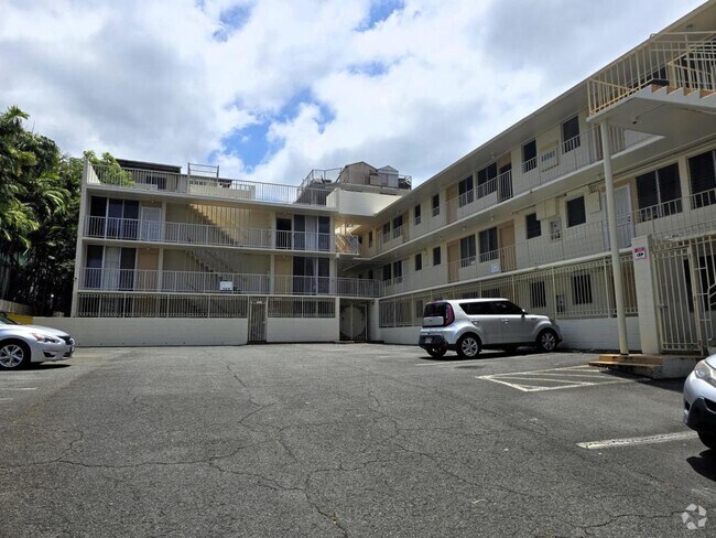 Building Photo - 1036 Green St Unit 303 Rental