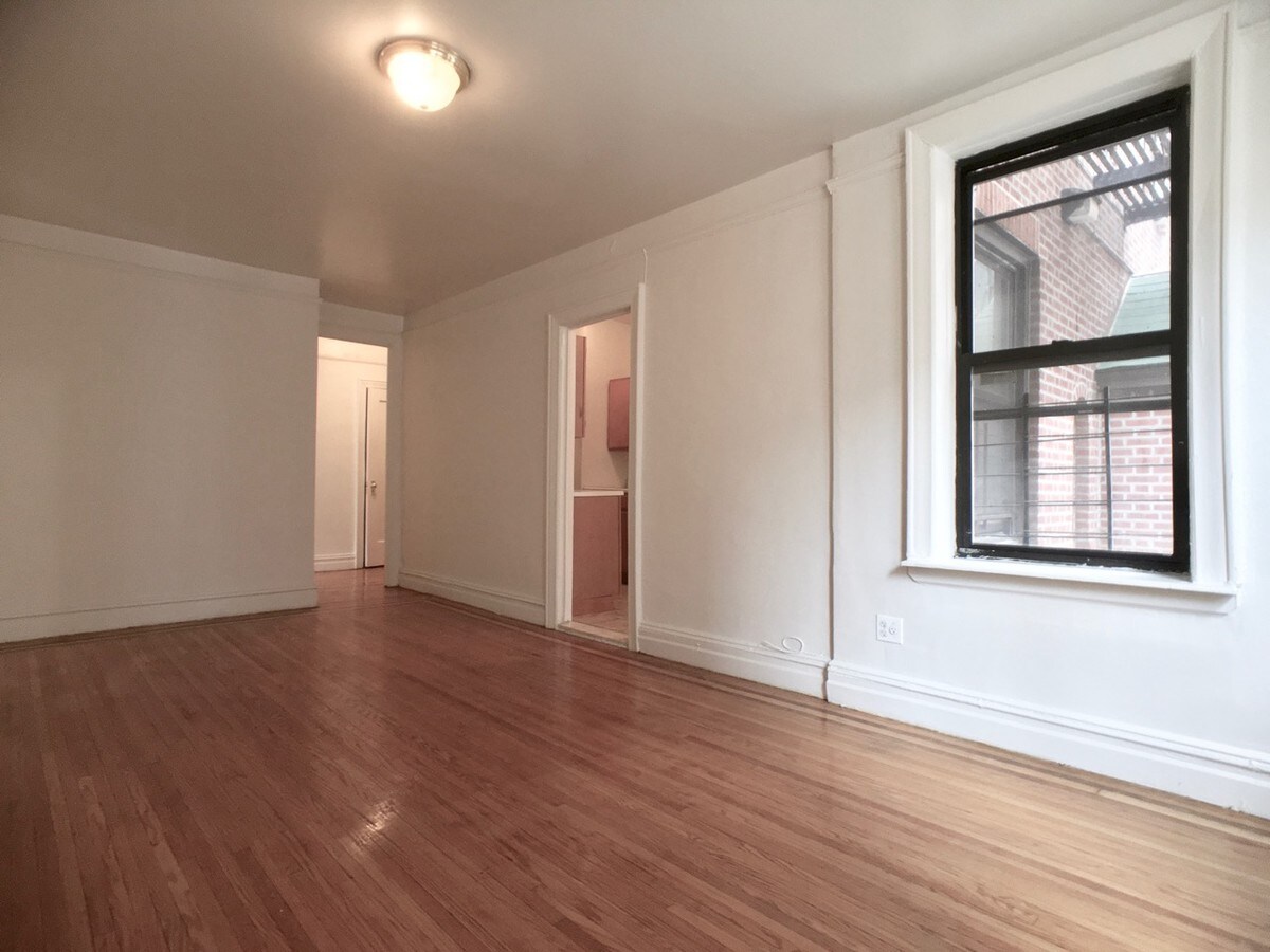 Photo - 590 Fort Washington Ave