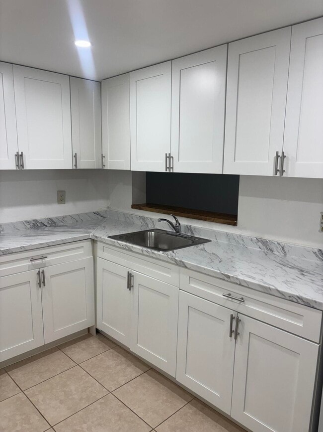 Photo - 5190 Las Verdes Cir Unit 315