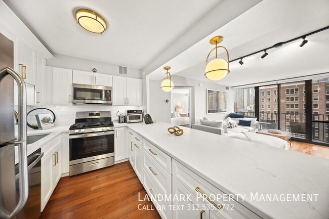 Photo - 1309 N Wells St