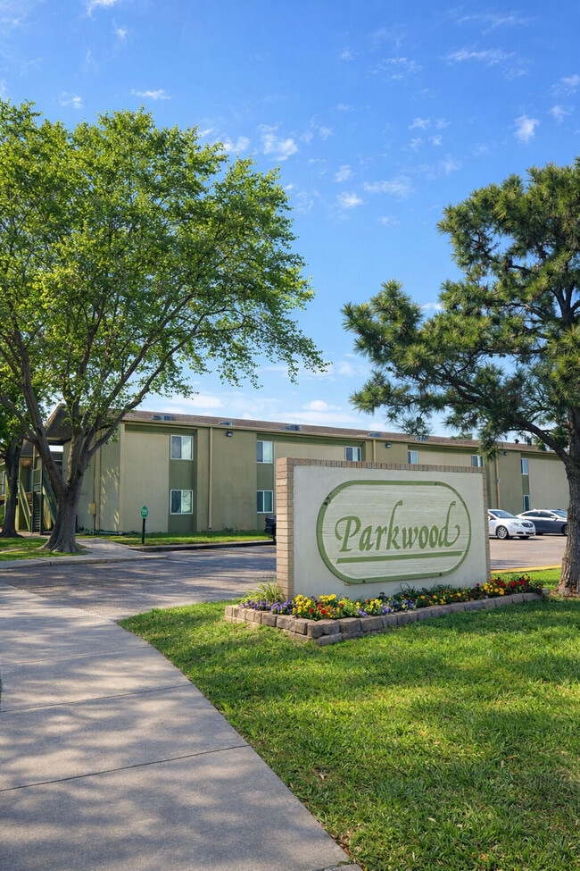 Photo - Parkwood Apartments