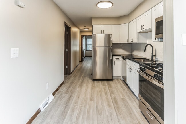 301_N_Salisbury_St_West_Lafayette_IN_47906_USA-Kitchen-203A8752