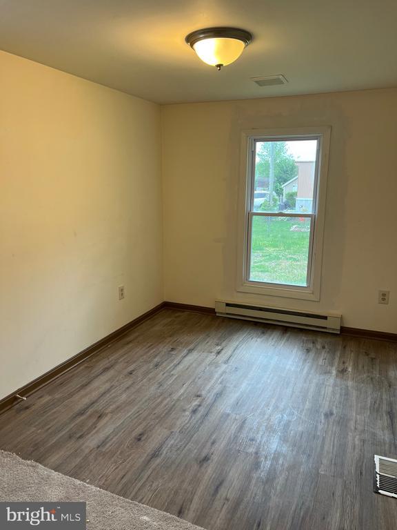 Photo - 107 Sawmill Ct