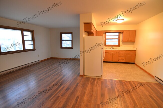 Photo - 103 S Joliet St Unit 1