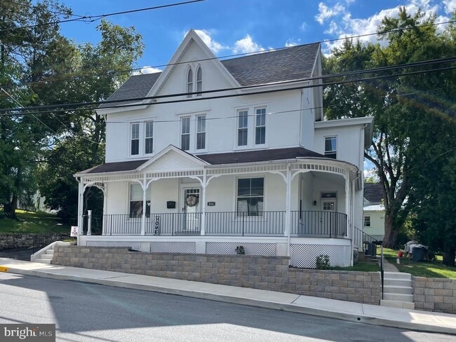 Photo - 214 S Main St House
