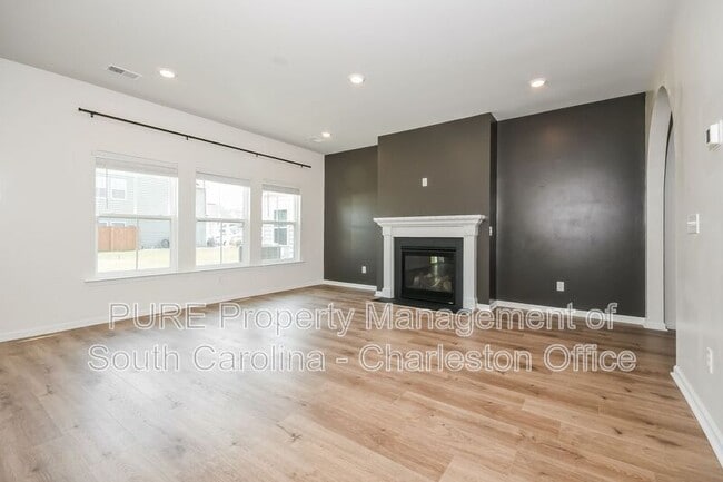 Photo - 104 Bay Eddy Ct