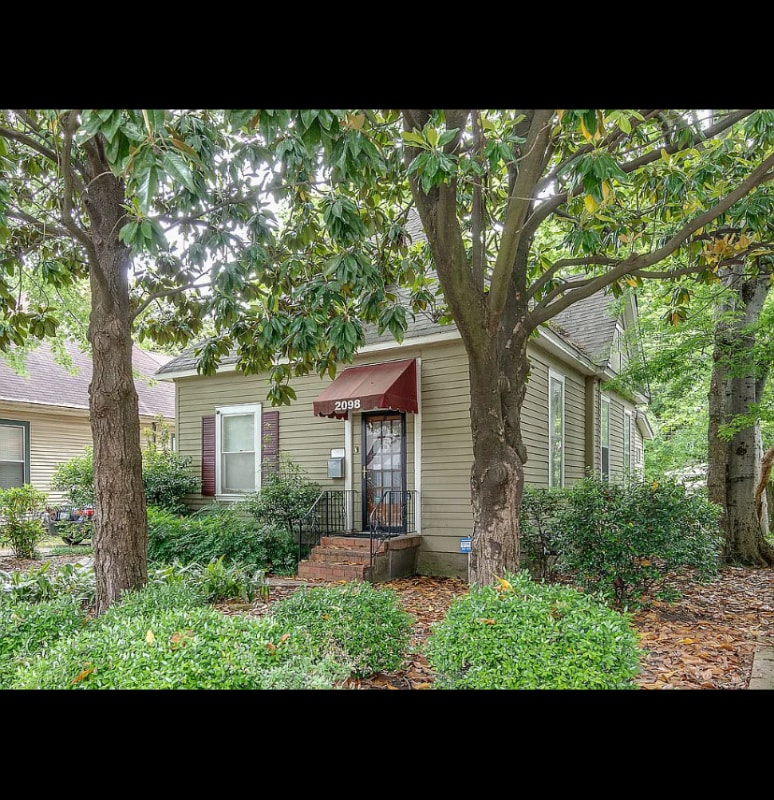 Photo - 2098 Court Ave