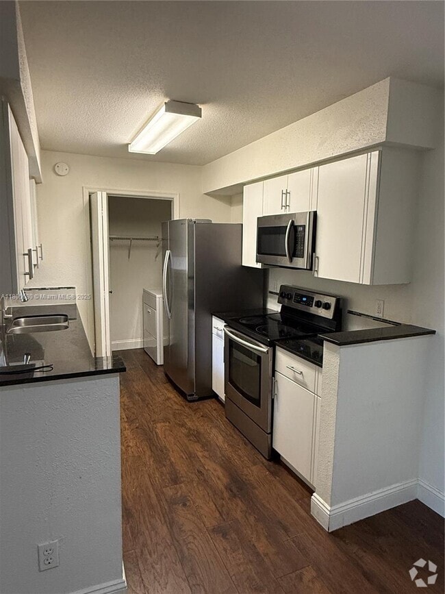 Building Photo - 833 Riverside Dr Unit 834 Rental