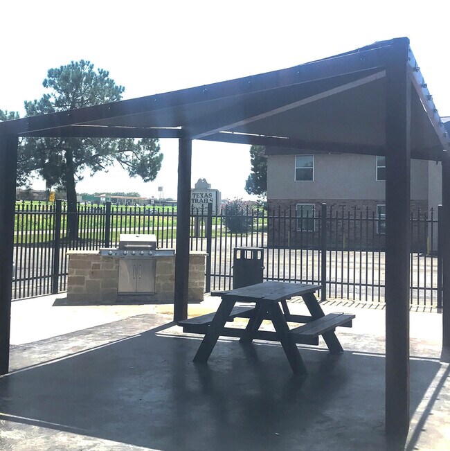 Photo - Texas Trails Apartments