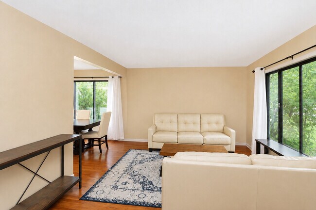 Photo - 982 Valleyview Dr