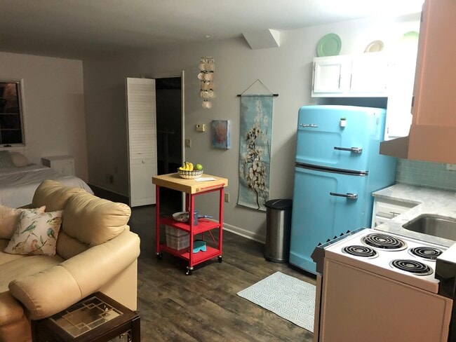 406 Mendon Center Rd Unit Pittsford Studio w garage & walk ins