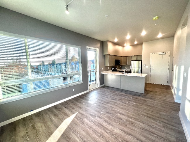 Photo - 2330 Yakima Ct Unit D404