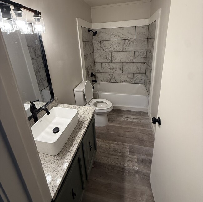 Photo - 1402 Perryman Dr