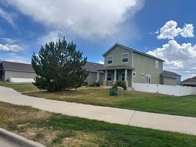 Building Photo - Out skirts of Cheyenne Living