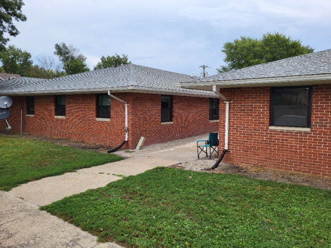 Building Photo - 17 2nd Ave Rental