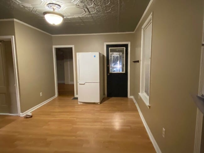 Kitchen (II) - 1003 Main St Unit B