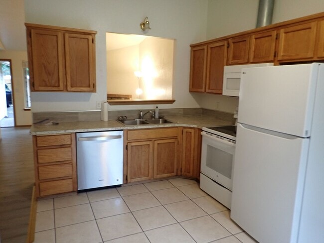 Photo - Puyallup Duplex Unidad Hager 16804