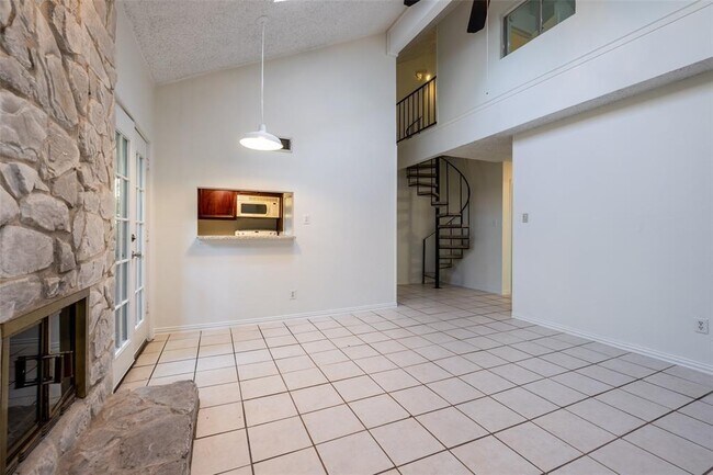 Photo - 3506 Speedway Unit 302