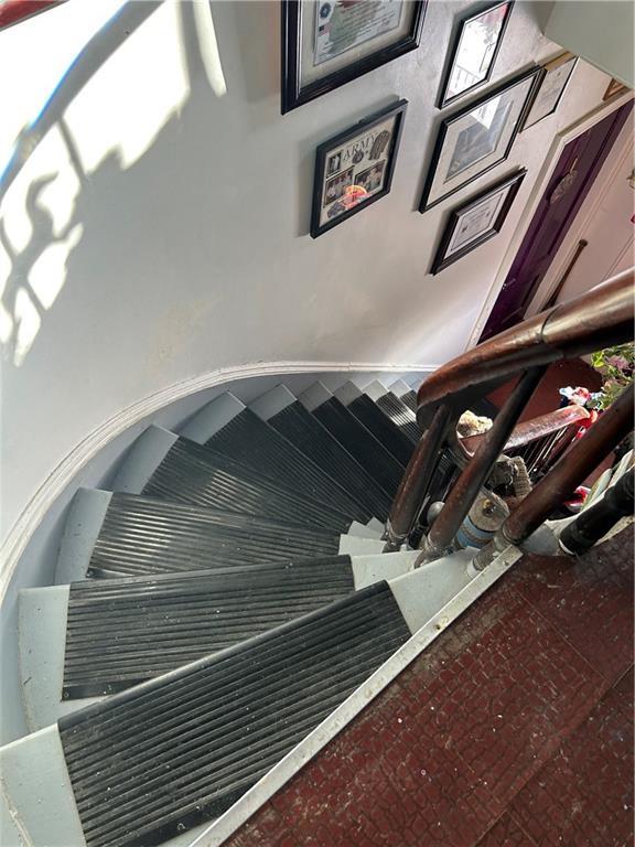 Photo - 401 Ten Rod Rd