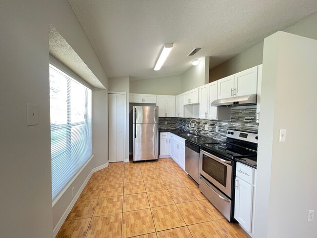 Photo - 313 San Gabriel St