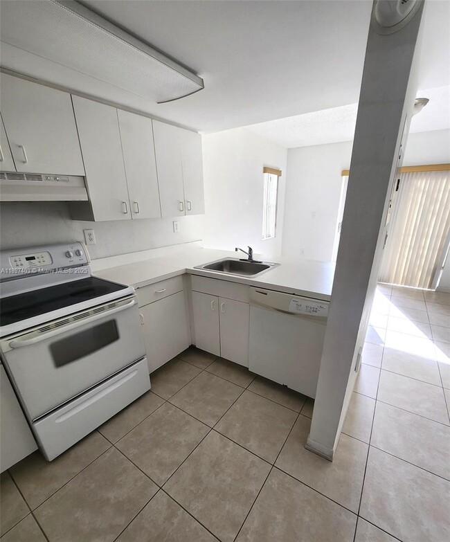 Photo - 9203 Fontainebleau Blvd
