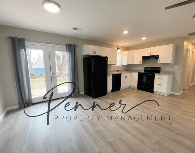 Photo - 11305 Lewis Ave