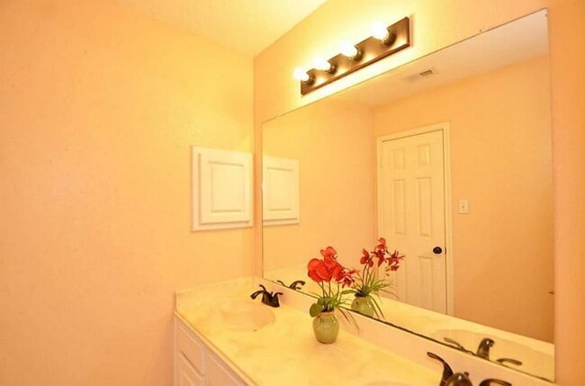 Building Photo - 17911 Western Pass Ln