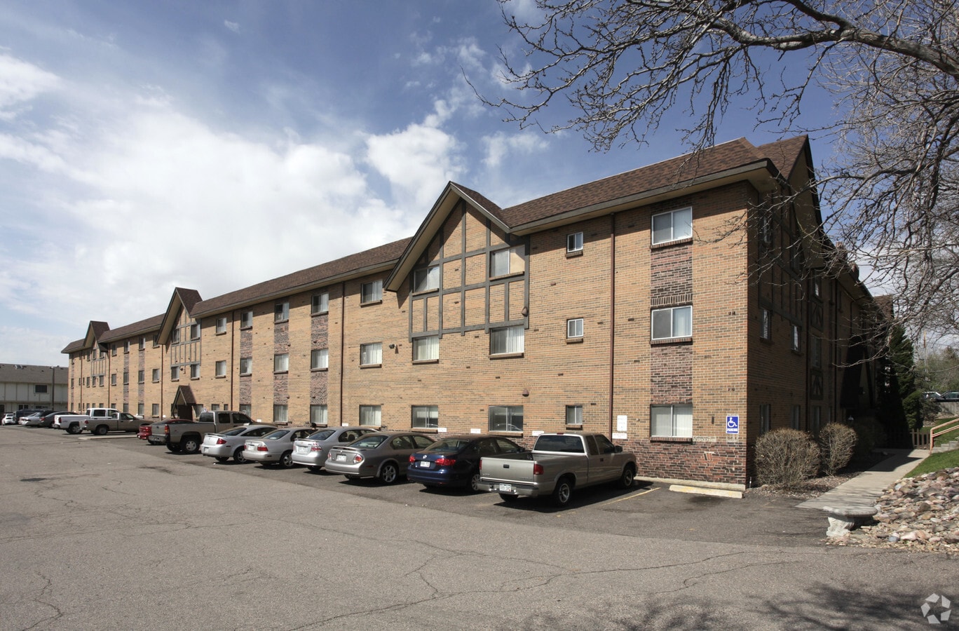 Photo - Crestview Apartments