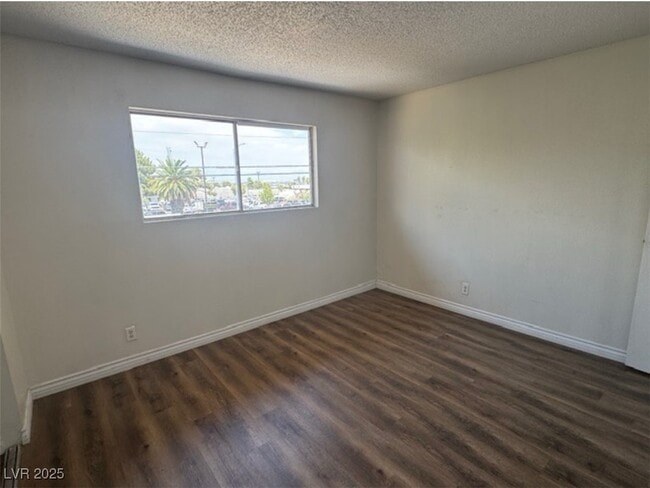 Building Photo - 118 Mt Vernon Cir Unit B