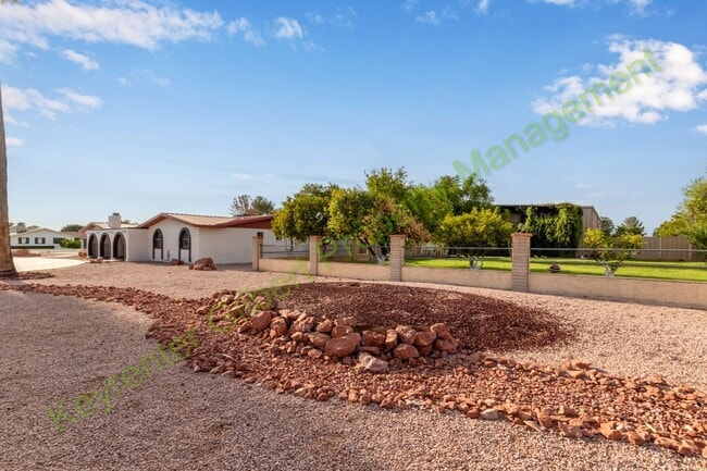Photo - Beautiful Gilbert Home with Shared Pool — ...