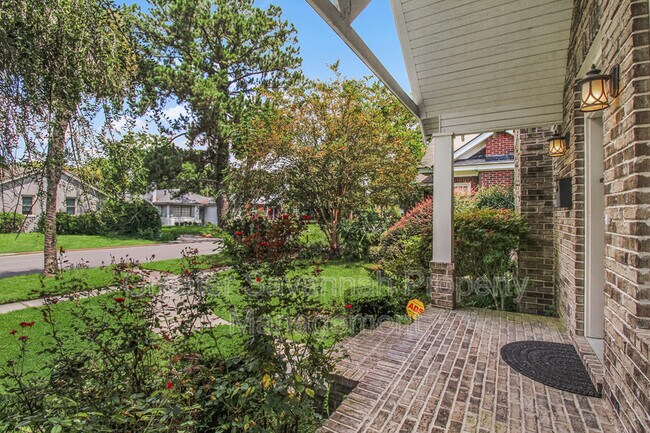 Photo - 419 E 54th St