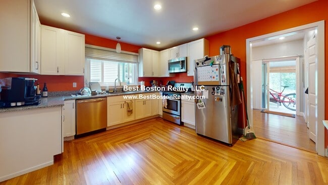 Building Photo - 15 Henry St Unit 1