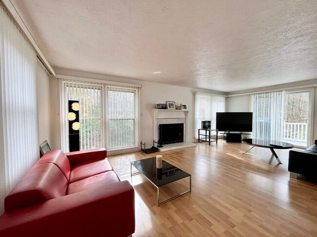 Photo - 22 River Bend Cir