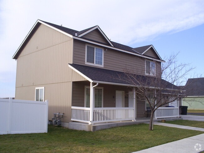 Building Photo - 1914 Sunset Dr Unit Apt A