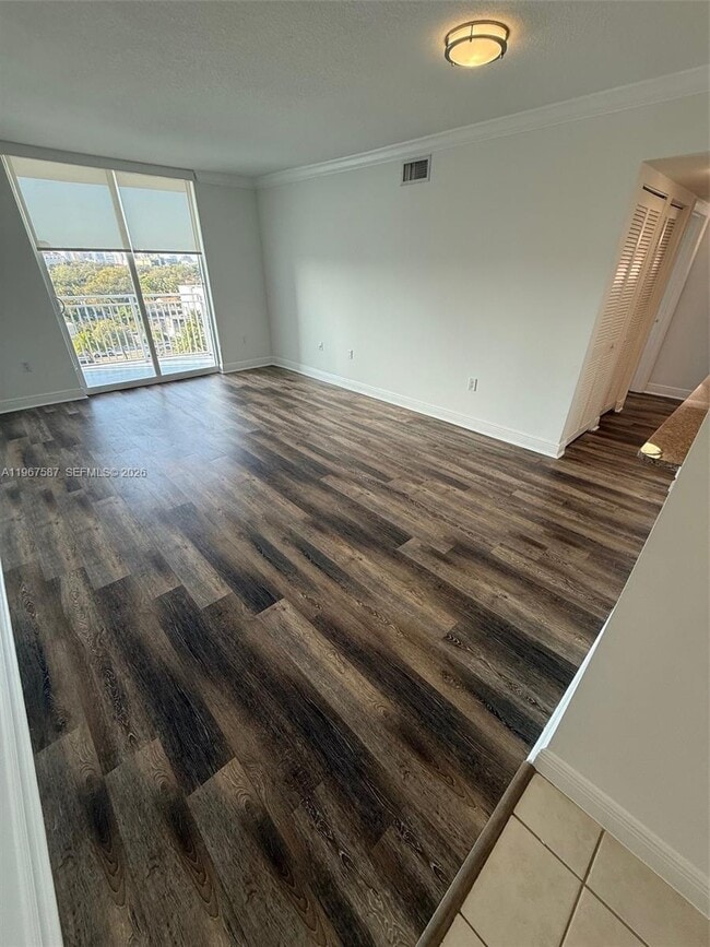 Photo - 60 NW 37th Ave Unidad 700