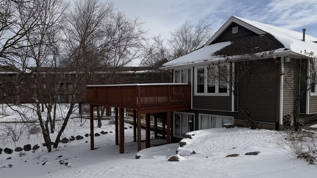 Building Photo - The Pointe on Fleur Apartments