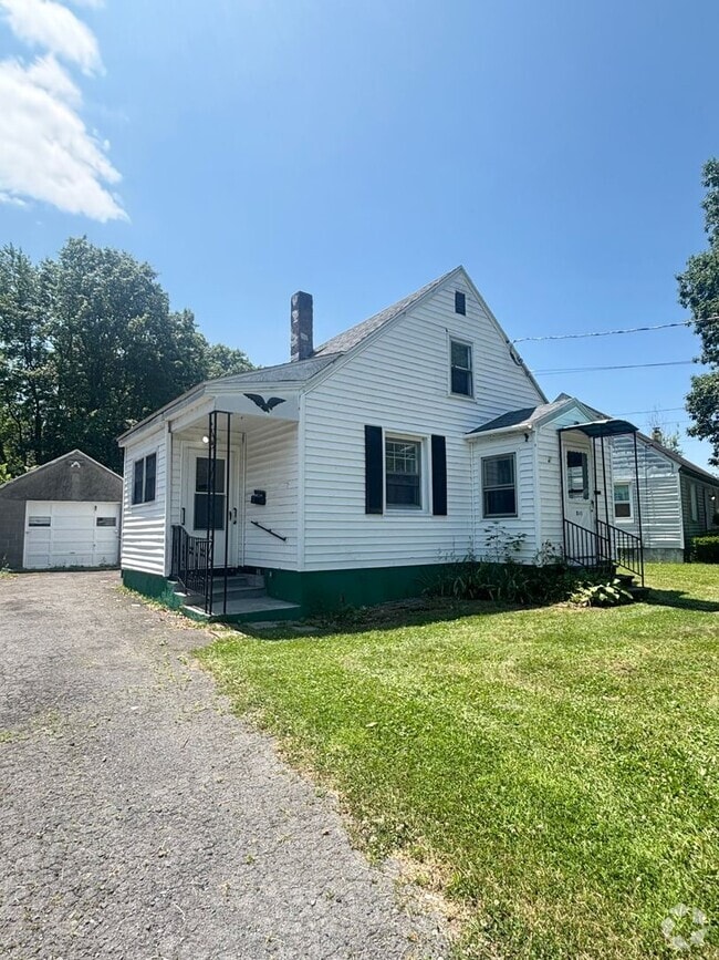Building Photo - For Rent! 3 Bedroom 1 Bath House