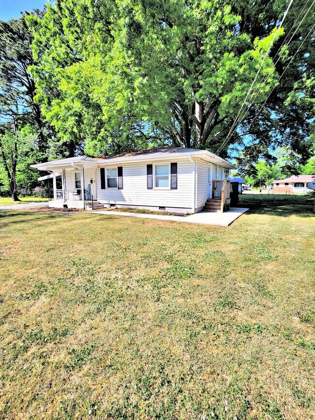 Building Photo - 4321 Arlington Ct NW Unit Apt. B