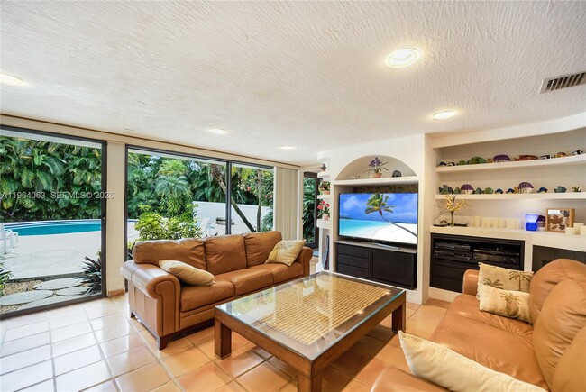 Photo - 278 S Island Rd