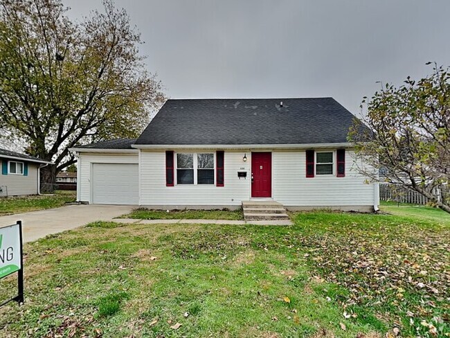 Building Photo - Quaint Cape Cod style home!