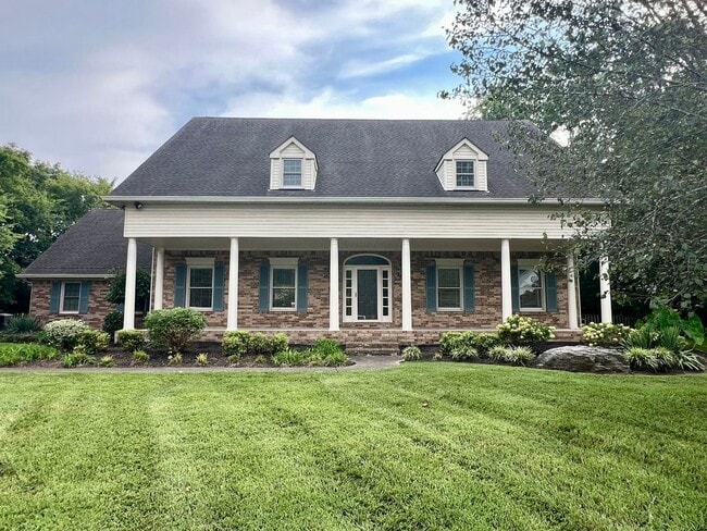 Photo - 1302 Honeywood Pl