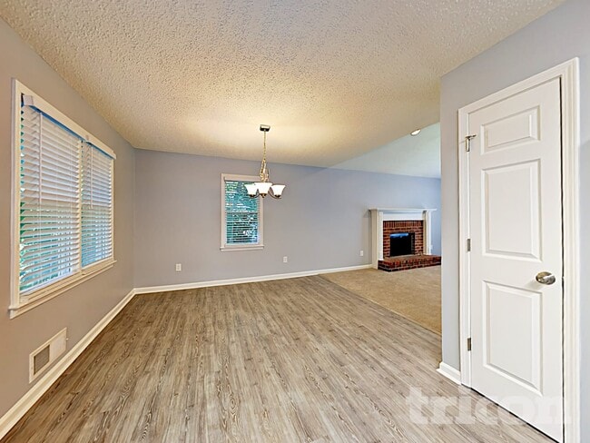 Photo - 436 Amber Way