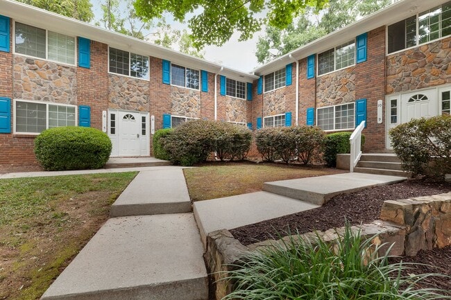 Building Photo - 641 Powder Springs St Unit 10