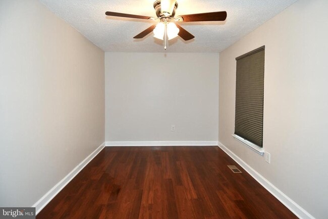 Photo - 1586 Pin Oak Dr