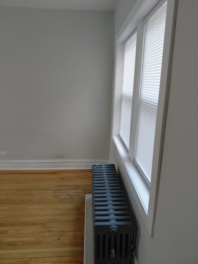 Photo - 1924 W 78th St Unit 2N