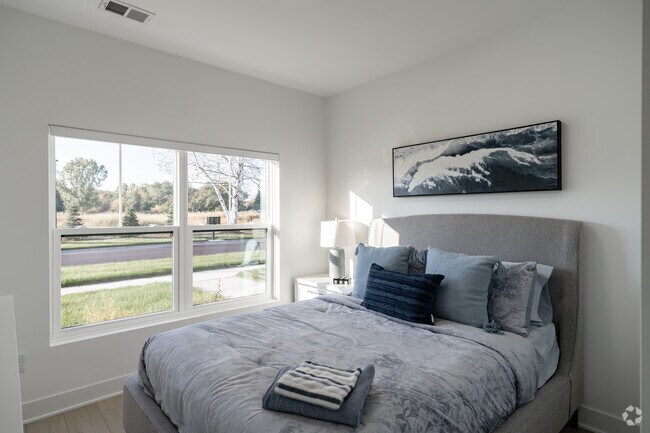 2BA, 2BA - 936SF - The Crest - - Bedroom